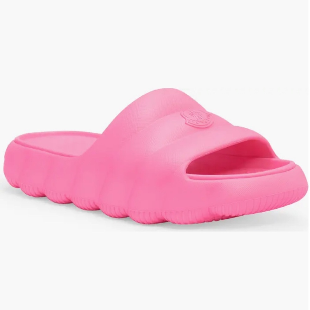 Moncler Lilo Quilted Slide

Color: Pink
Size: 38 (US 8)